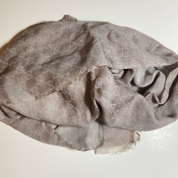 Gucci Grey Monogrammed Jacquard Thin Wool Double Long Scarf - Picture 3 of 5